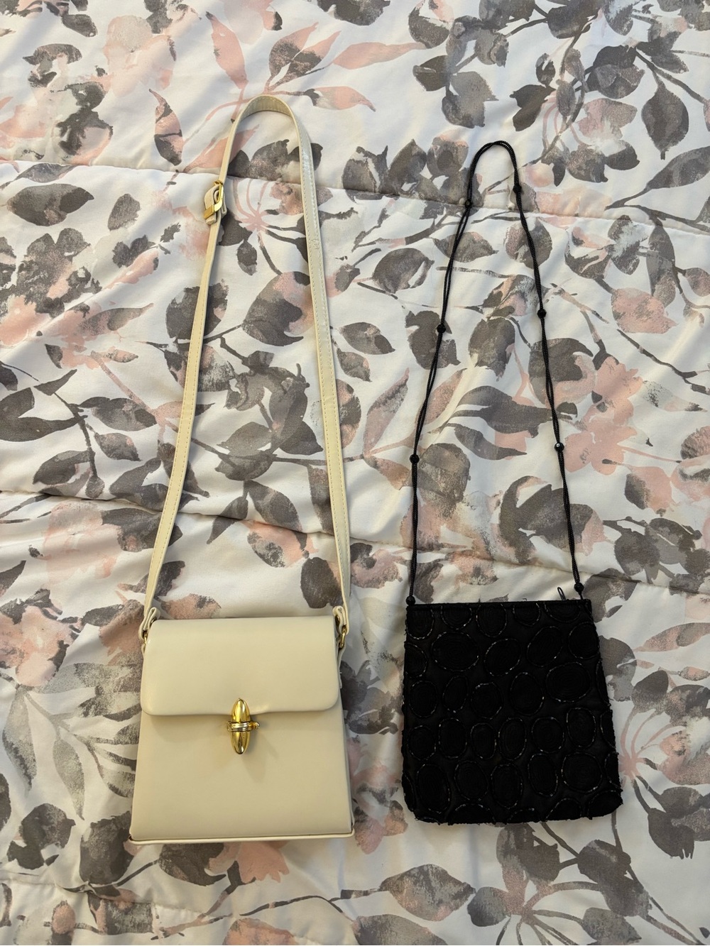 Vintage shoulder bags